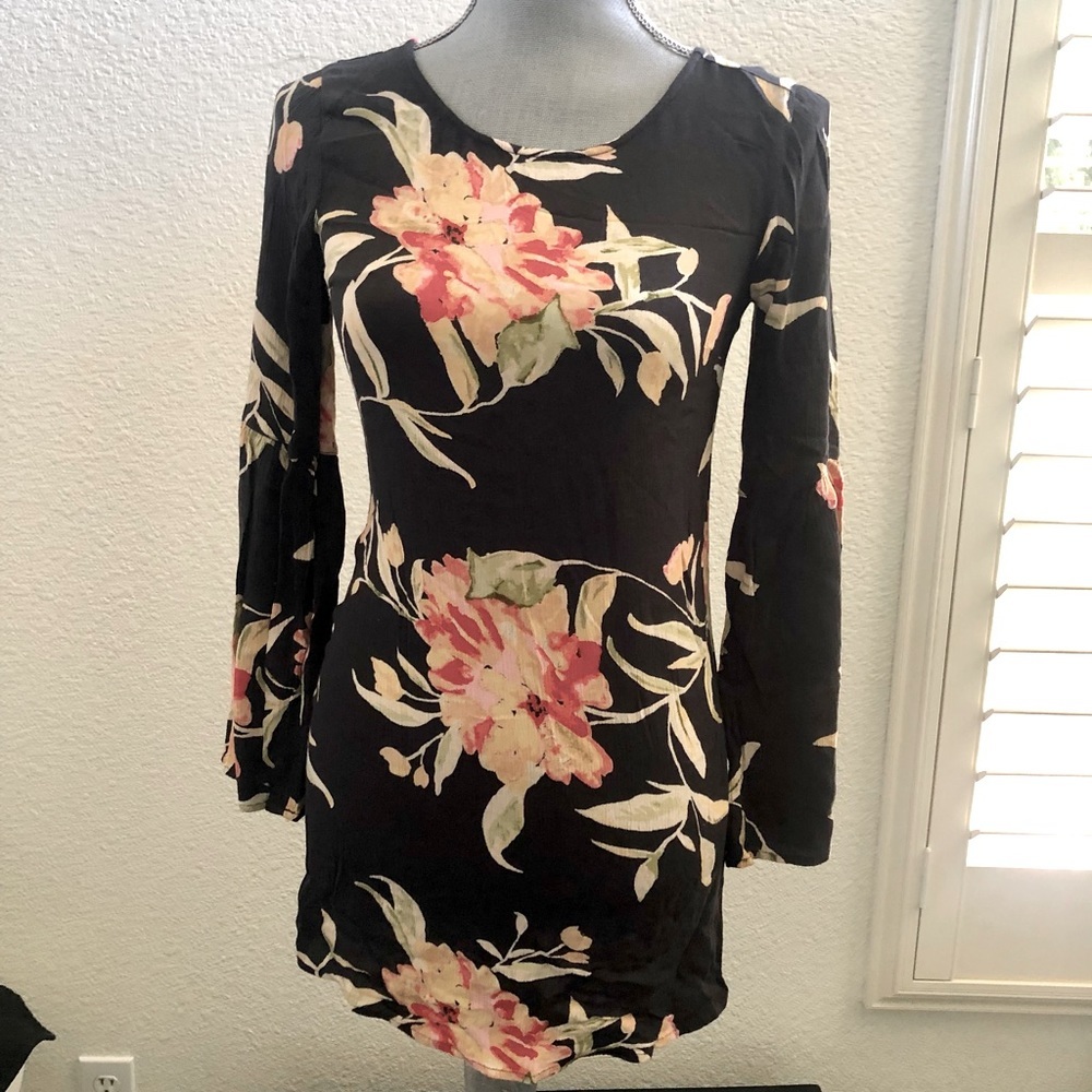 Billabong Women’s Long Sleeve‎ Black Floral Dress SIZE XS Beach Summer Hawaiian